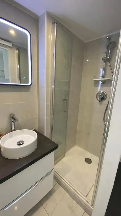 Apartment Sweet Home Marceau 6 Studios Hyper Centre Proche De La Mer Et Du Palais Cannes