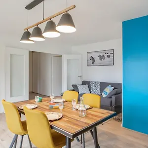 https://calm-flat-w-garage-and-balcony-on-the-riverside-in.hotels-rhonealpes.com