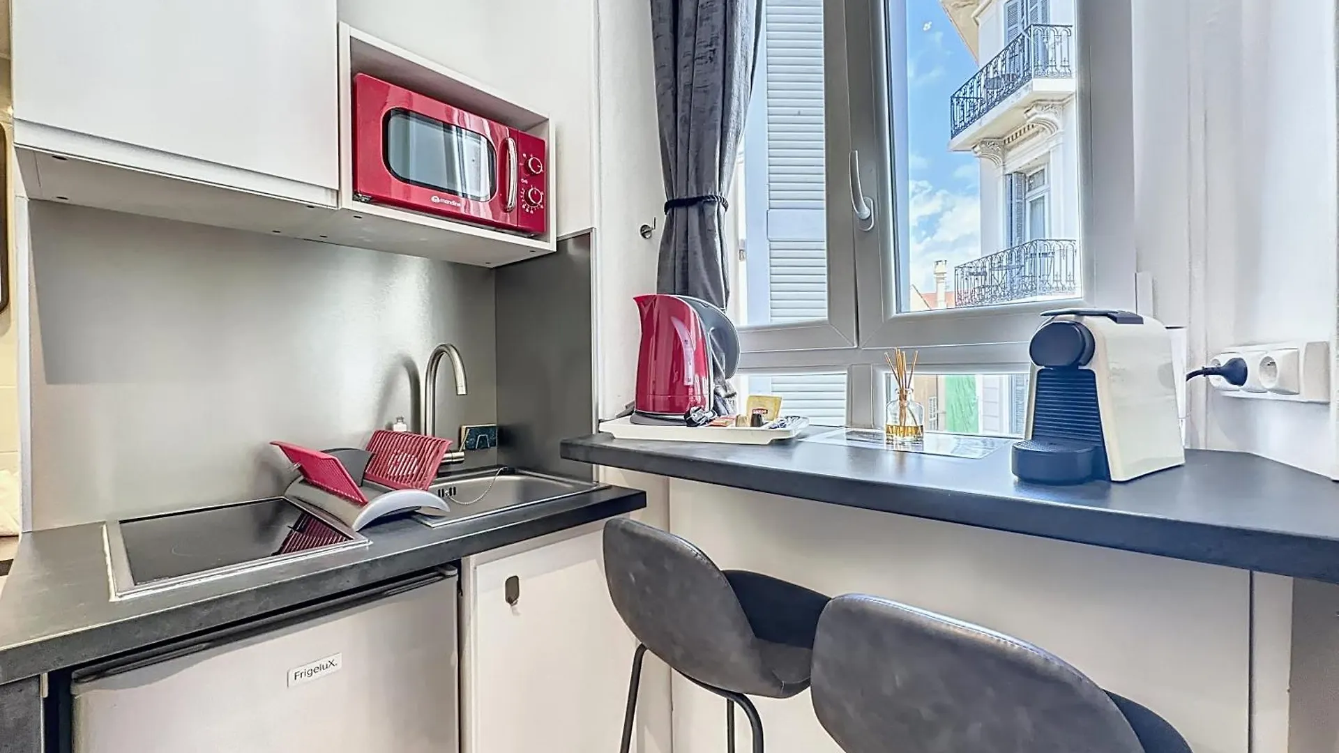 Apartment Sweet Home Marceau 6 Studios Hyper Centre Proche De La Mer Et Du Palais Cannes